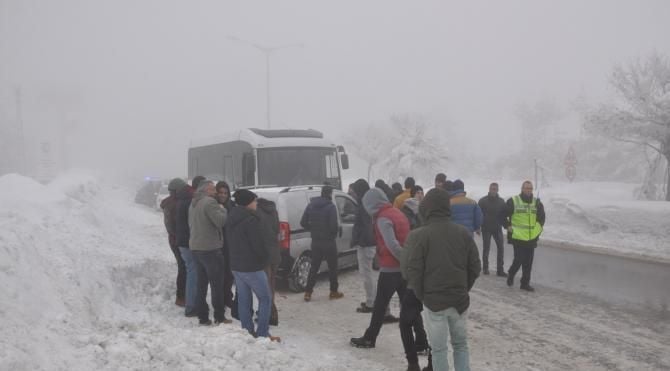 Mu Ta Sis Ve Buzlanma Zincirleme Kazaya Neden Oldu S Zc