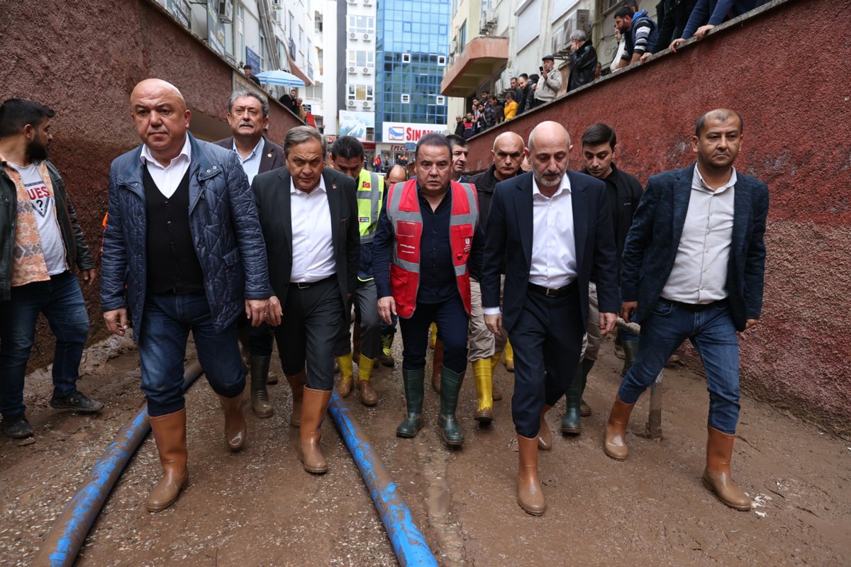 Chp Heyeti Kumluca Ve Finikenin Afet B Lgesi Ilan Edilmesini Istedi