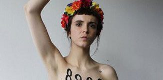 FEMEN yasak için soyundu