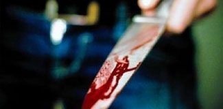 2 kişi tarafından bıçaklandı