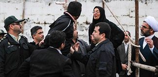 Oğlunun katilini son anda ipten aldı
