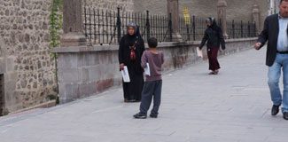 Zabıta, Suriyeli dilencilere dokunamıyor