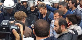 CNN muhabirine gözaltı!