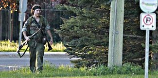 Bu adam polis avlıyor