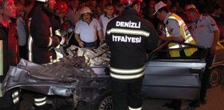 TIR'ın altına girdi!