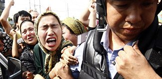 Çin 13 Uygur'u idam etti