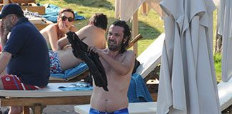 Halil Sezai’ye çöpçü dayağı!