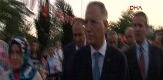 Silahlar patladı İhsanoğlu ayrıldı