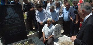Ekmeleddin İhsanoğlu'ndan anlamlı ziyaret