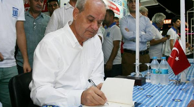 Başbuğ okurlarıyla buluştu!