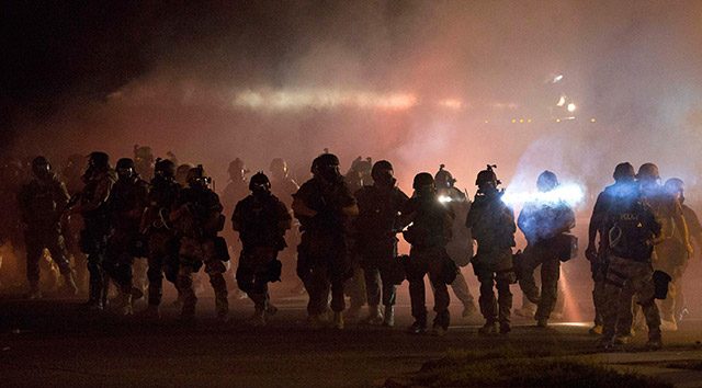 Ferguson'da Ulusal Muhafız Birlikleri göreve çağrıldı