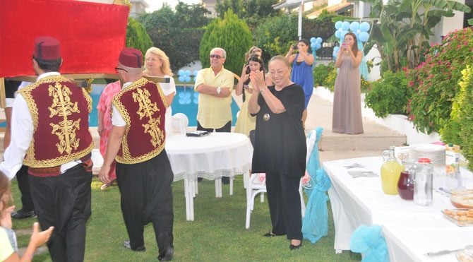 Patroniçeden harmandalı performansı - Sözcü