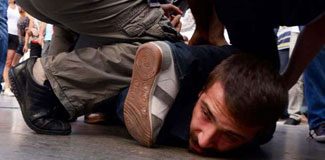 İzmir'de Erdoğan gözaltısı!