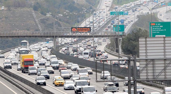 Araç sayısı düştü, motosiklet sayısı arttı