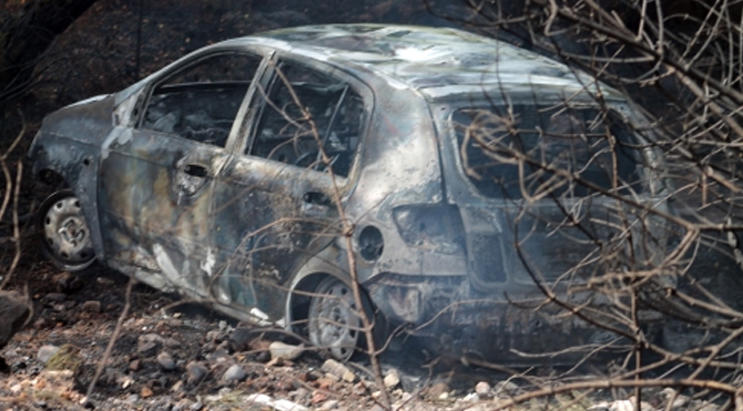 Kaza yapan otomobil ormanı yaktı!