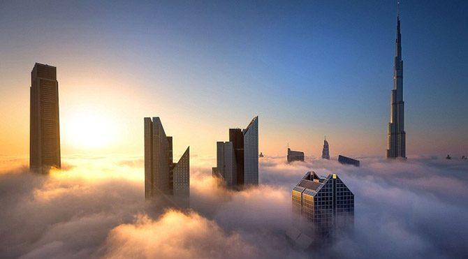 Dubai'yi bulutların üzerinden fotoğrafladı