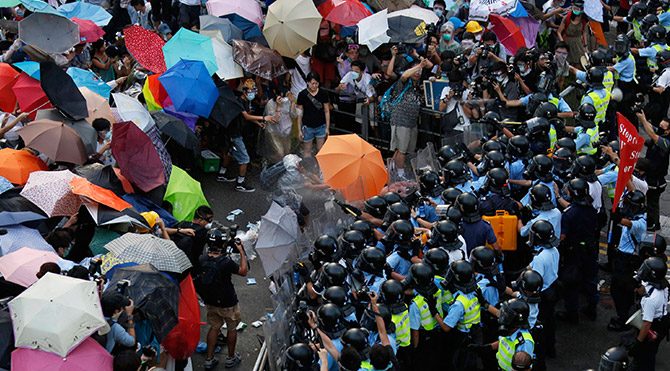 Hong Kong'ta şemsiye devrimi