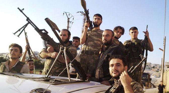 Türkiye şimdi de IŞİD'e muhalifleri eğitecek