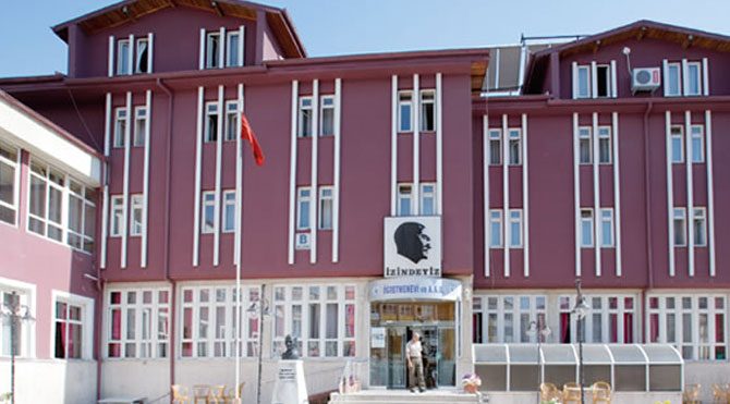 Öğretmenevini kumar bahanesiyle kapattılar!