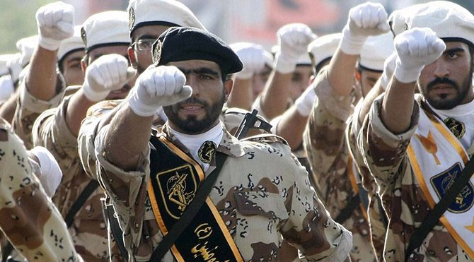 İran'dan Pakistan'a sınırötesi müdahale uyarısı