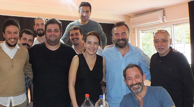 Deniz Uğur’a “Guguk Kuşu” provasında doğum günü sürprizi!