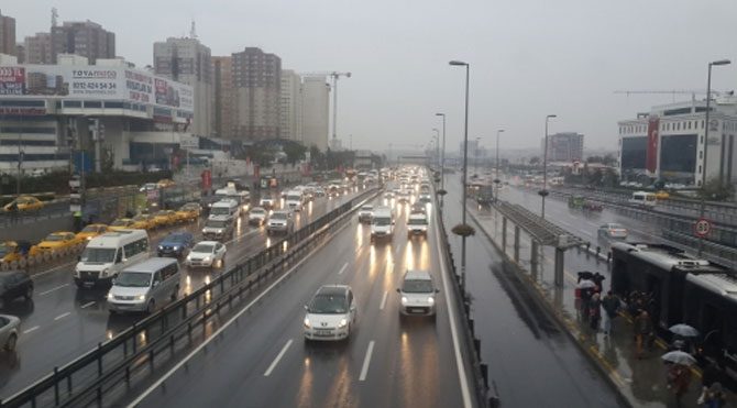 yagmur-trafiği-671