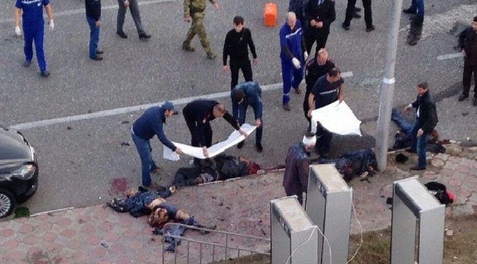İntihar saldırısı: 5 polis öldü, 12 yaralı