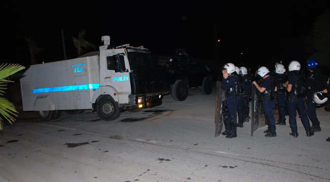 Diyarbakır'da 2 polis yaralandı!