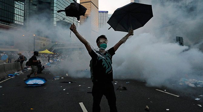 Hong Kong'da gösterilerin dozu artacak