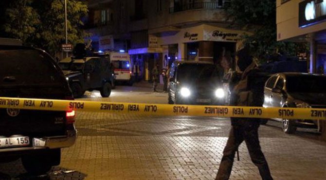 Polisleri şehit eden teröristlerden 4'ü öldürüldü