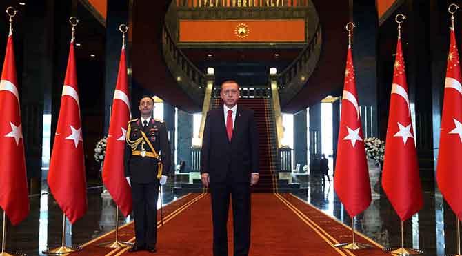 Independent: Yeni Sultan'ın yeni sarayı