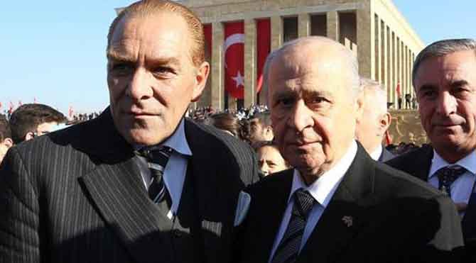 Bahçeli’den Atatürk ile selfie