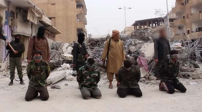 IŞİD 4 Esad askerini infaz etti