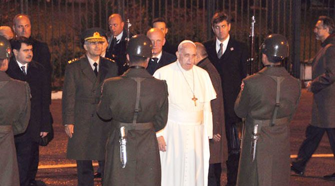 Papa Türkiye'den ayrıldı