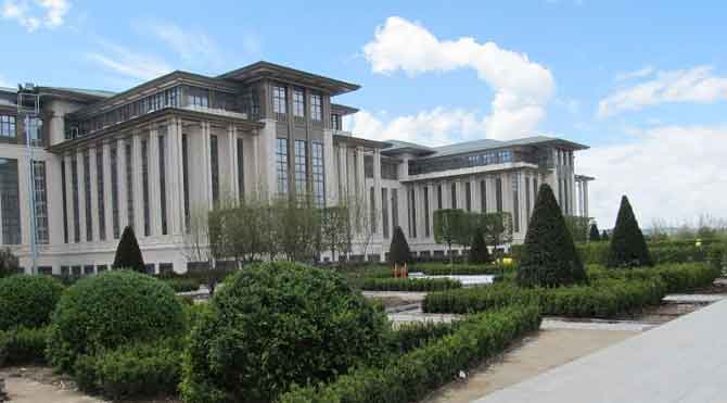 Ak Saray'ın taşları Meclis gündeminde