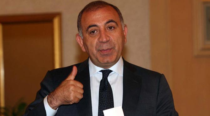 Gürsel Tekin: Kedilerin peşindeyiz!