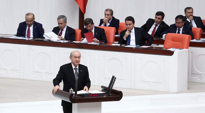 Bahçeli: Türkiye eriyor
