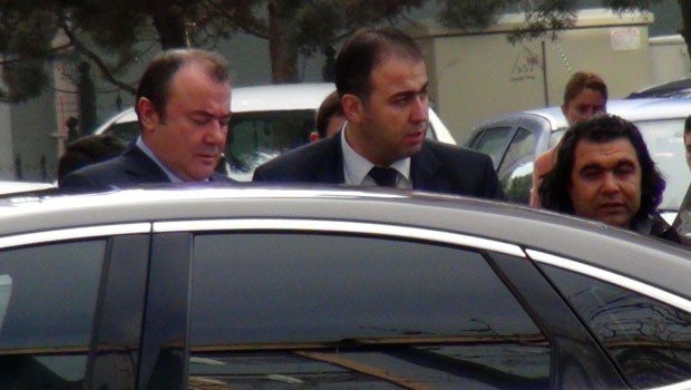 Emniyet müdürünün aracına çarptı