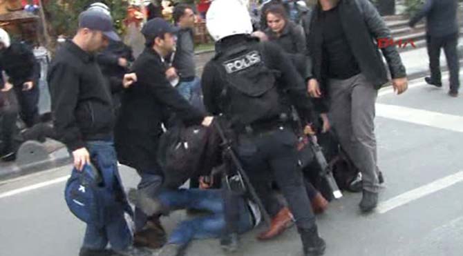 Marmara Üniversitesine polis müdahalesi