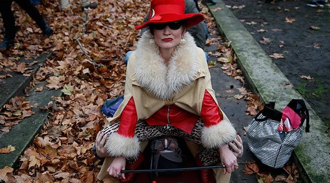 Porno yasasına 'protesto pozisyonu'