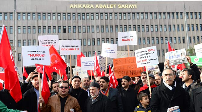 Ankara ve İzmir'de operasyon eylemi