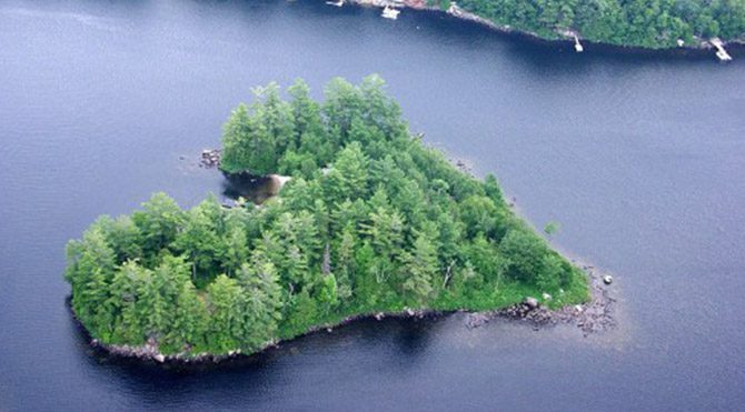 Kalp şeklindeki ada 1 milyon dolara satılıyor