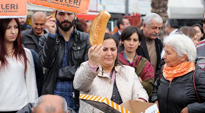 Antalya'da '17 Aralık' protestoları