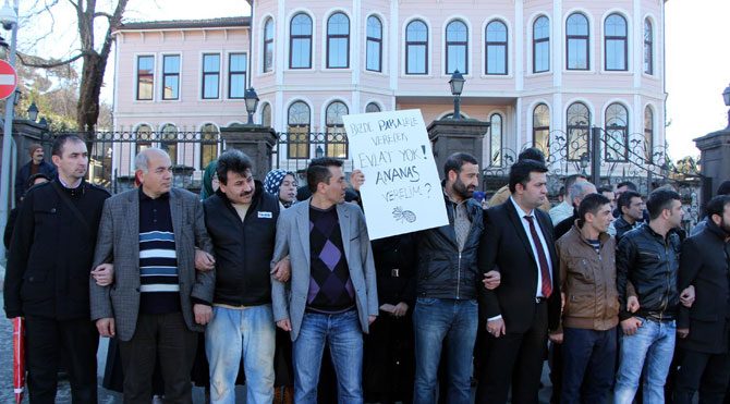 Erdoğan'ın konutunun önünde 25 Aralık protestosu