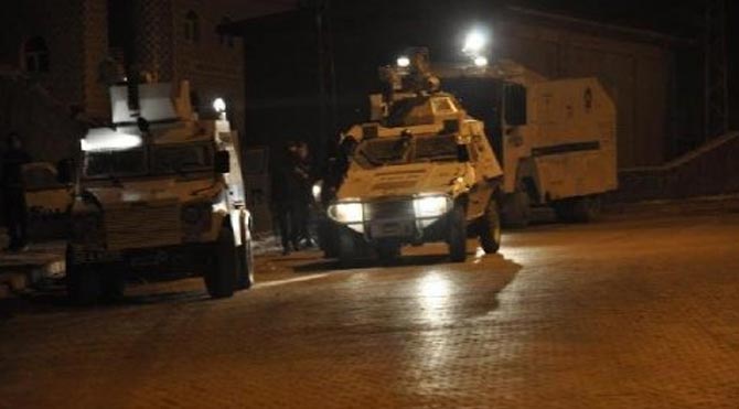 Silopi'de PKK'lılar polisle çatıştı: 2 yaralı