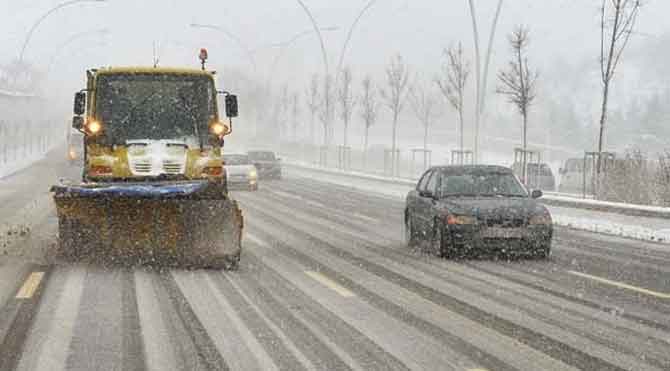Ankara'da kar trafiği