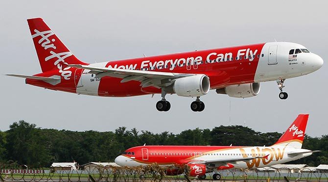 AirAsia uçağı pistten çıktı