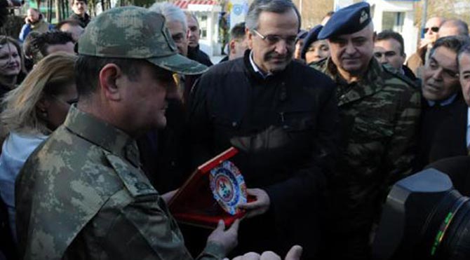 Samaras'tan sınırda jest