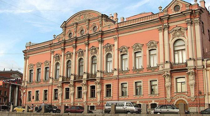 Rusya'da saraylar satışta