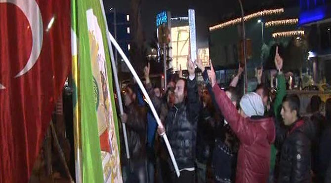 Taraftarlardan Cumhuriyet'e protesto!